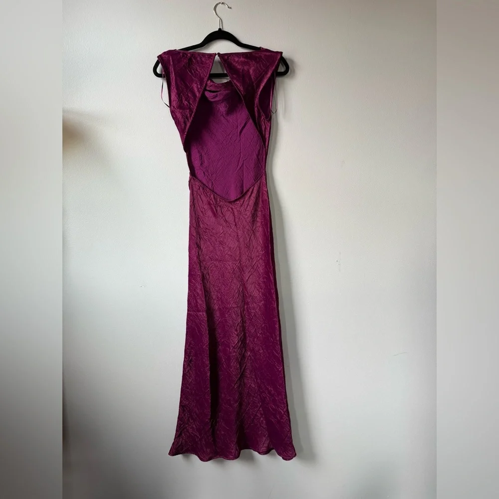 OPEN BACK DRESS - Picture 4 of 4